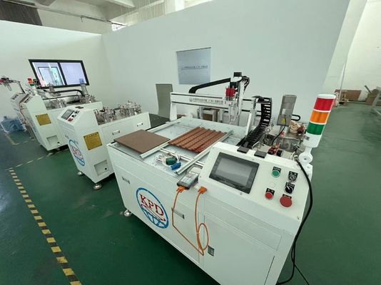 Μηχανή από αιμοσφαιρική ρητίνη για εφαρμογή σε 3D αυτοκόλλητα ετικέτας